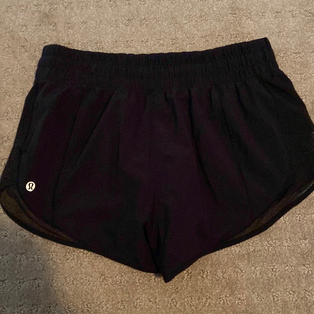 Lululemon size 4 womens shorts perfect condition black